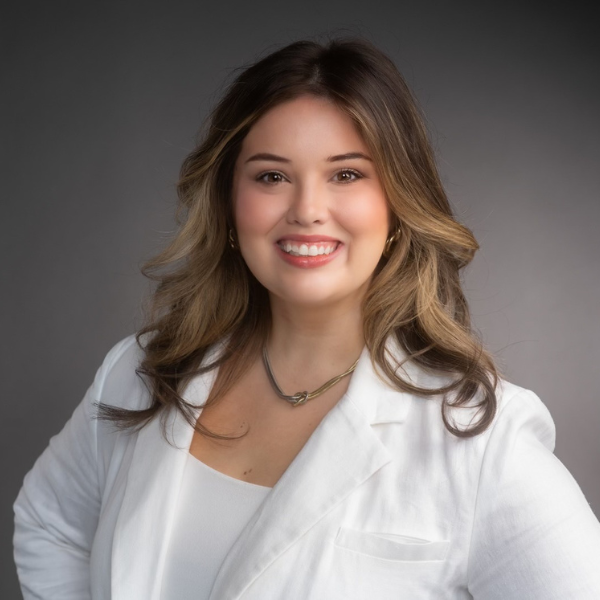 Emily Acker Headshot